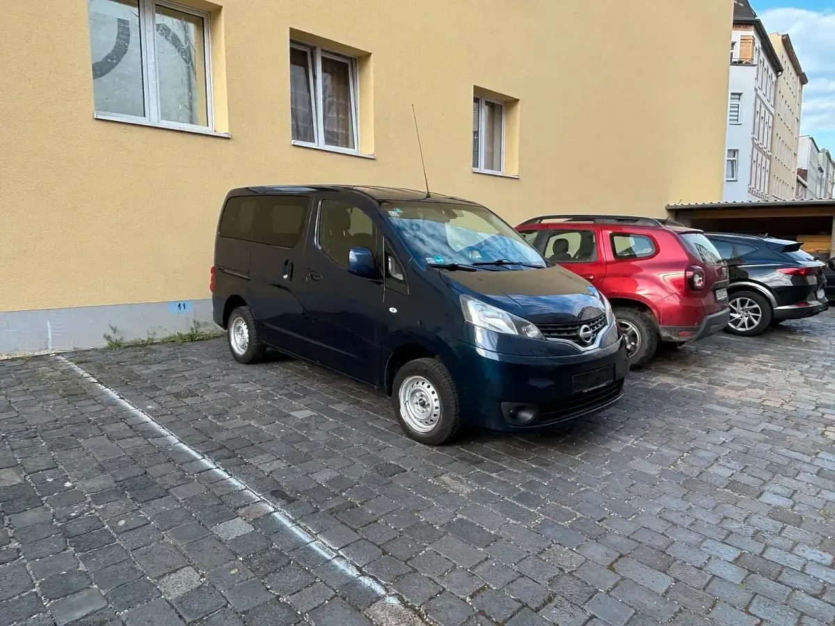 Gebraucht Nissan Evalia 110 PS (80 kW) 2013 Blau Van / Kleinbus