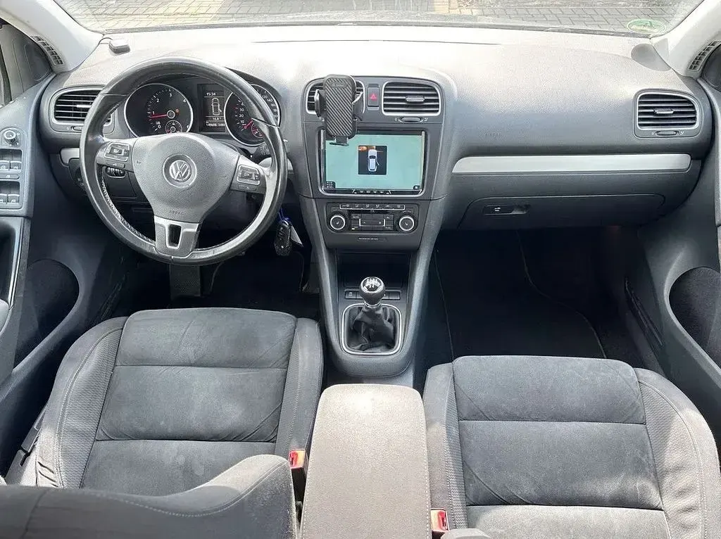 Gebraucht VW Golf VI 105 PS (77 kW) 2011 Schwarz Kleinwagen