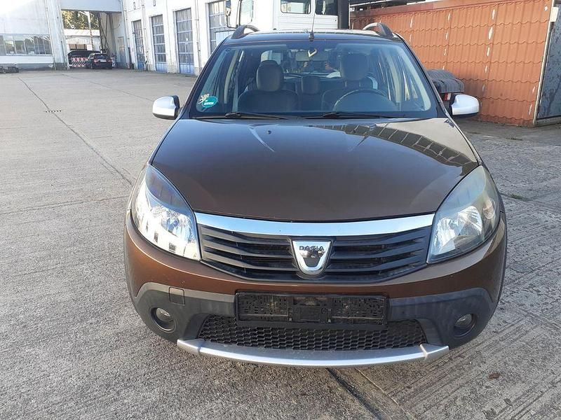 Braun Gebraucht 2012 Dacia Sandero Stepway Kleinwagen | 4.998 € (Guter Preis) - Bild 1/4
