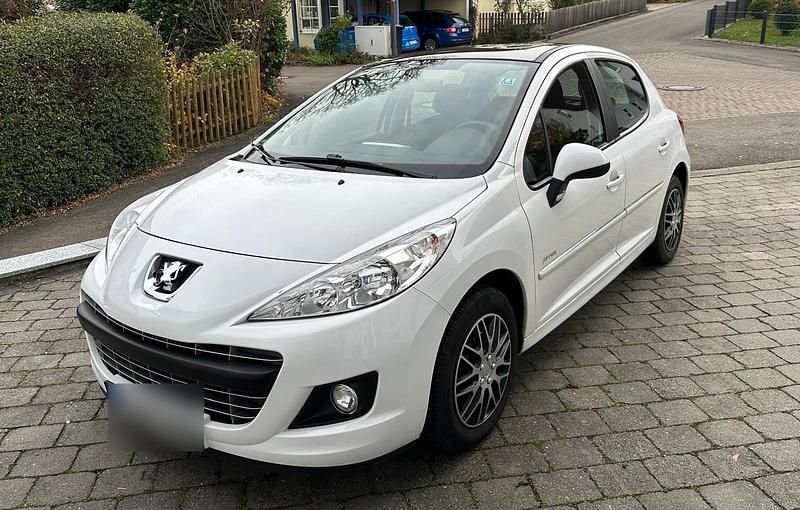 Weiß Gebraucht 2012 Peugeot 207 Forever Kleinwagen | 4.500 € (Etwas zu teuer) - Bild 1/4