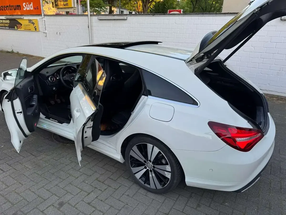 Gebraucht Mercedes CLA180 109 PS (80 kW) 2016 Calcitweiss  unilack Limousine
