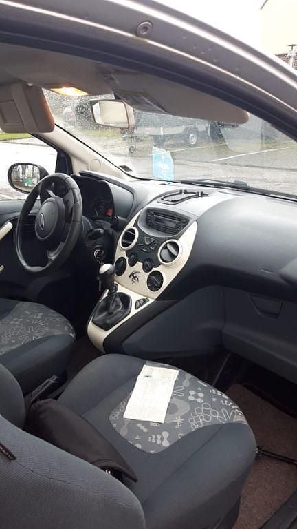 Gebraucht Ford Ka Ambiente 69 PS (50 kW) 2011 Silber Kleinwagen
