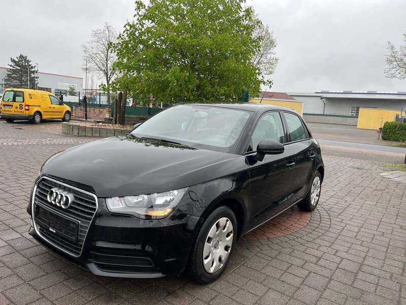 Brillantschwarz Gebraucht 2014 Audi A1 Attraction Kleinwagen | 5.850 € (Guter Preis) - Bild 1/4