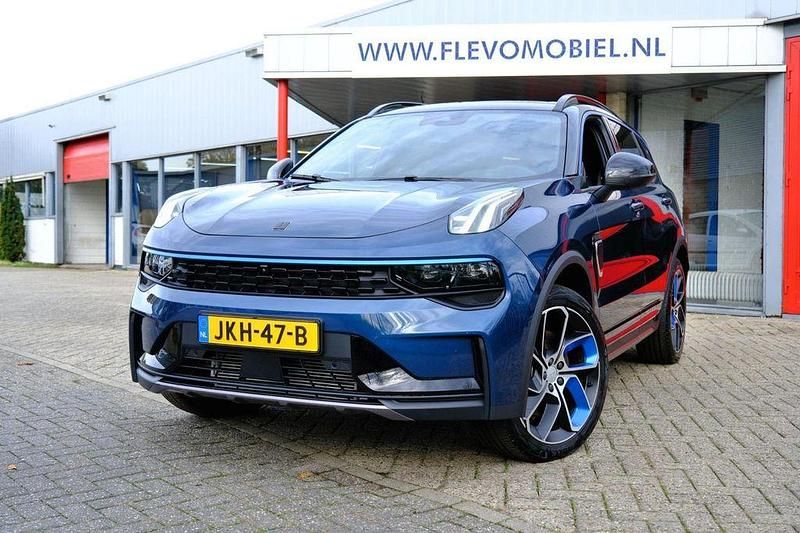 Blau Gebraucht 2024 Lynk & Co 01 SUV | 28.450 € - Bild 1/4