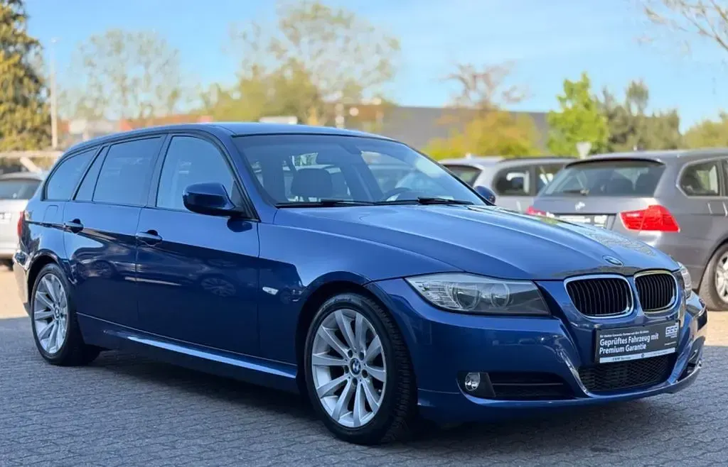 Używany BMW 320 Performance 184 KM (135 kW) 2010 Niebieski Sedan/Limuzyna