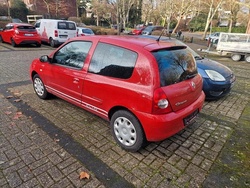 Gebraucht Renault Clio II 62 PS (45 kW) 2008 Rot Kleinwagen
