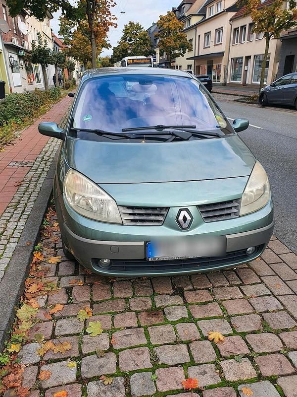 Grün Gebraucht 2004 Renault Scénic II Van / Kleinbus | 750 € (Superpreis) - Bild 1/4