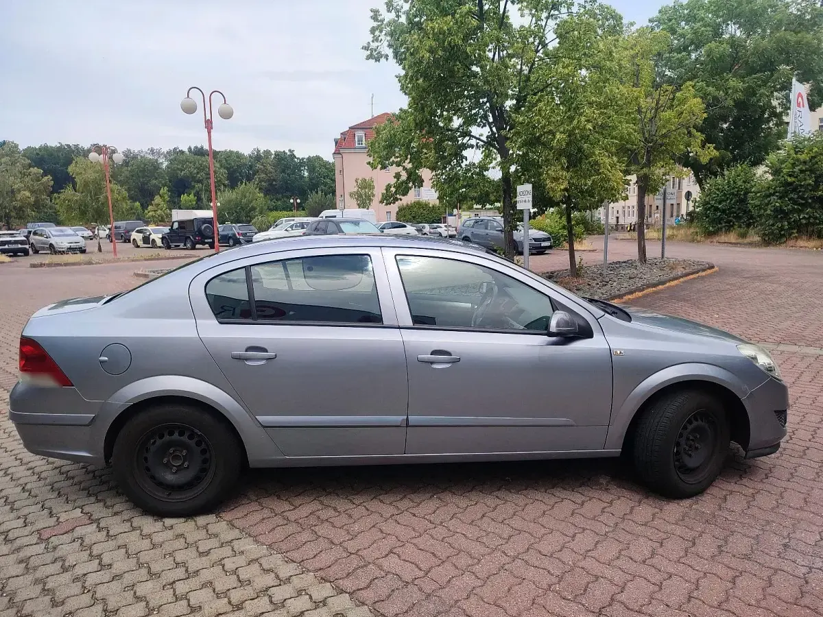 Gebraucht Opel Astra 2009 Grau Limousine