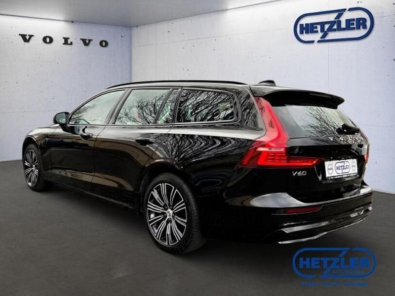 Gebraucht Volvo V60 Plus 398 PS (292 kW) 2022 Black solid stone / solid Kombi