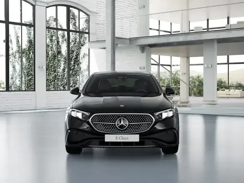Gebraucht Mercedes E220 AMG 197 PS (144 kW) 2025 Schwarz Limousine