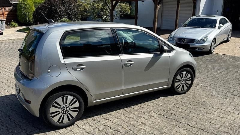 Gebraucht VW e-up! Move 61 kW (83 PS) 2022 Silber Kleinwagen