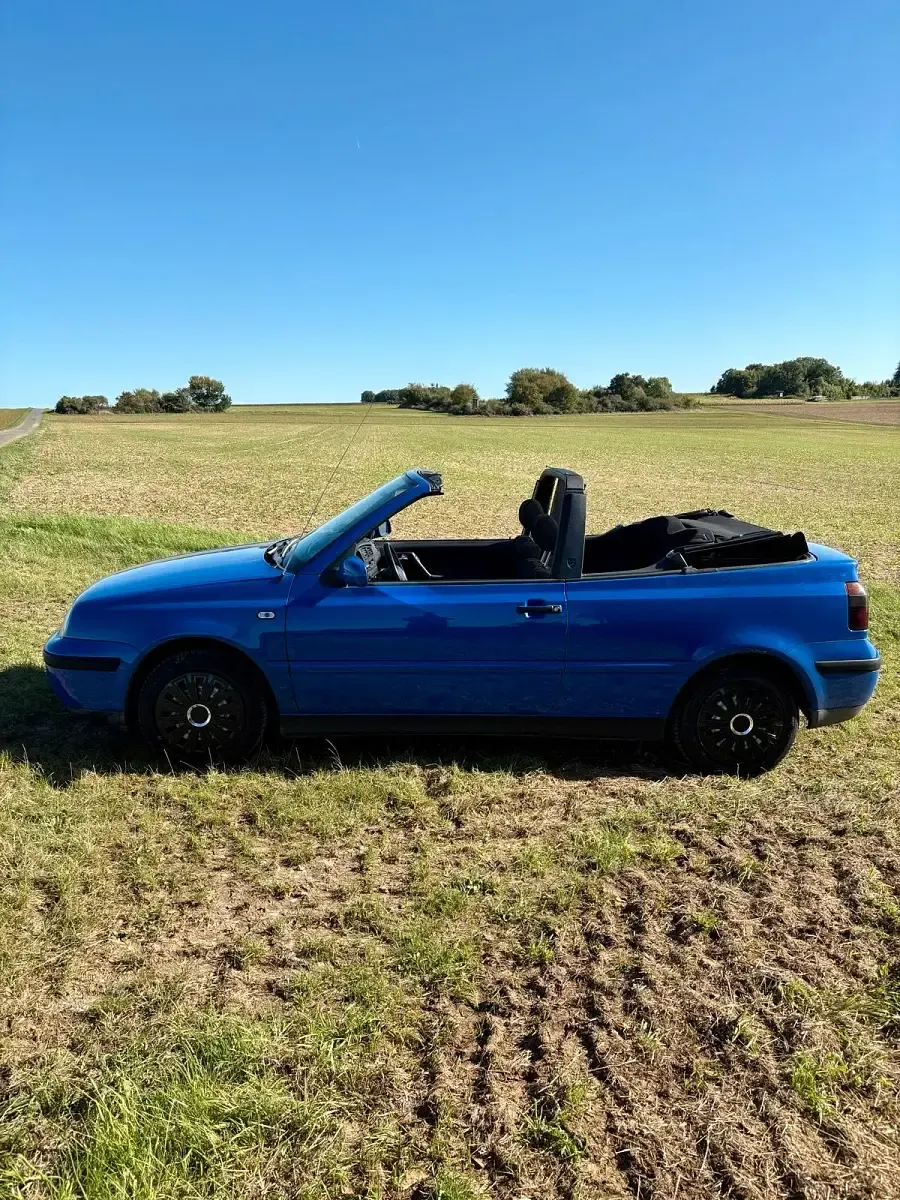 Gebraucht VW Golf 100 PS (73 kW) 1999 Blau Cabrio