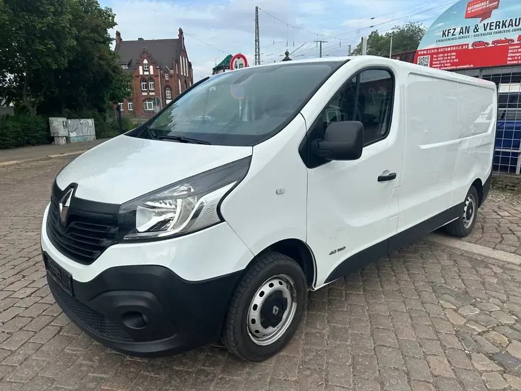 Gebraucht Renault Trafic 120 PS (88 kW) 2017 Weiß Van / Kleinbus