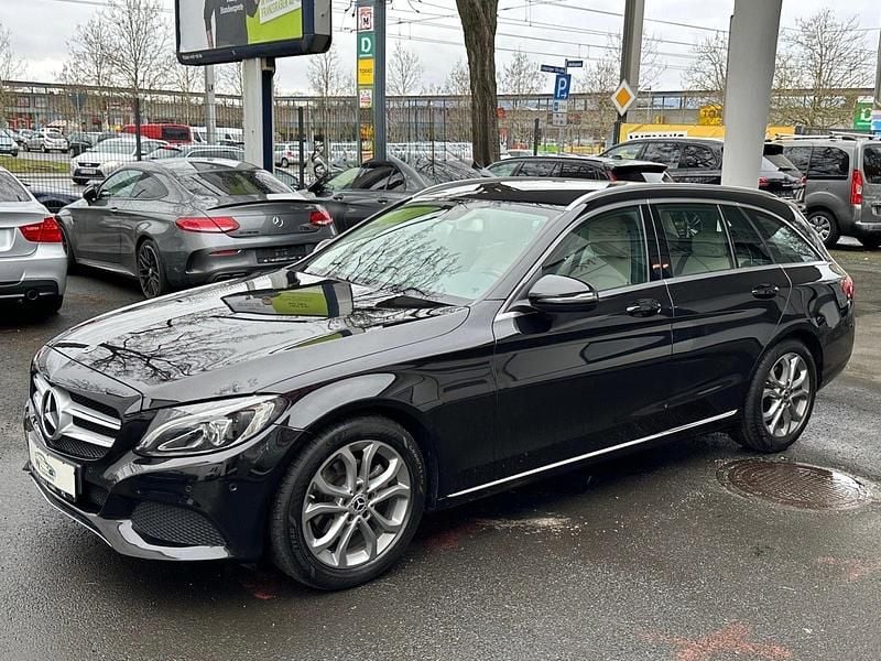 Gebraucht Mercedes C180 Avantgarde 156 PS (114 kW) 2017 Schwarz Kombi