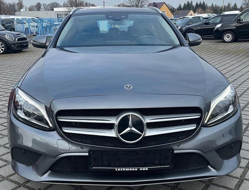Gebraucht Mercedes C220 194 PS (142 kW) 2020 Grau Limousine