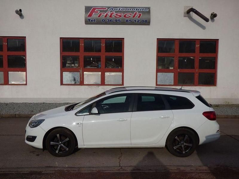 Gebraucht Opel Astra Energy 140 PS (102 kW) 2014 Weiß Limousine