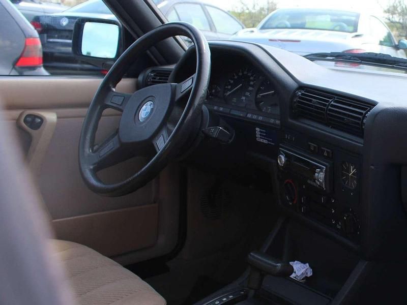 Gebraucht BMW 320 129 PS (94 kW) 1988 Grau Limousine