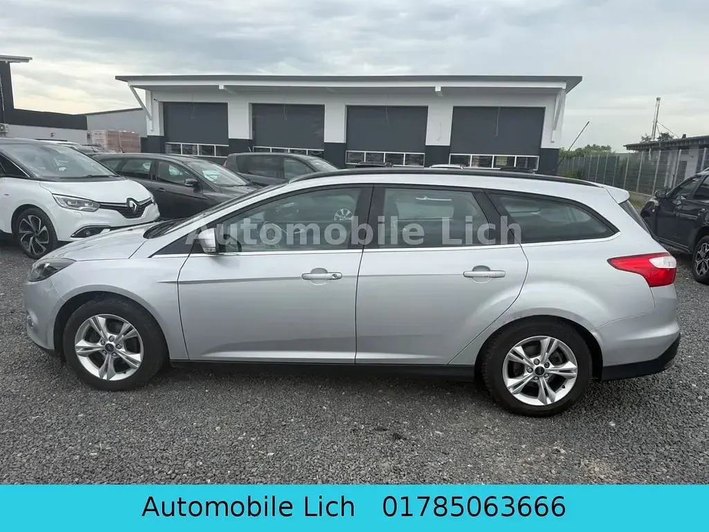 Gebraucht Ford Focus Champions Edition 105 PS (77 kW) 2012 Silber Limousine