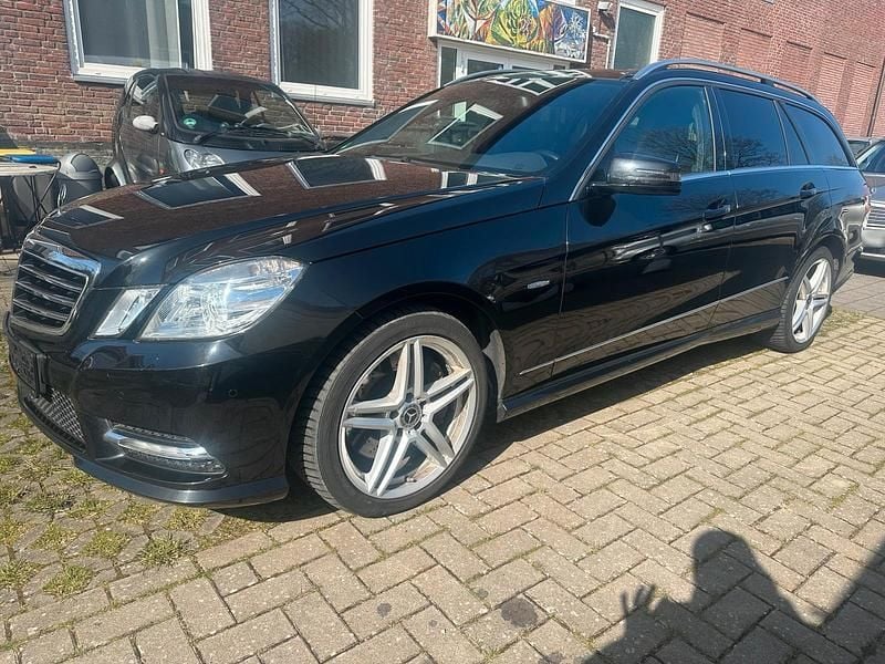 Gebraucht Mercedes E350 Avantgarde 265 PS (194 kW) 2012 Schwarz Kombi
