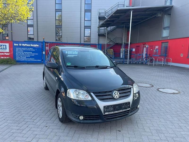Gebraucht VW Fox 54 PS (39 kW) 2008 Schwarz Kleinwagen