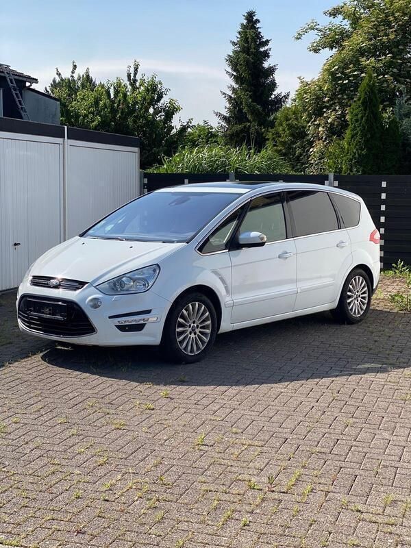 Silber Gebraucht 2013 Ford S-MAX S Van / Kleinbus | 6.740 € (Superpreis) - Bild 1/4