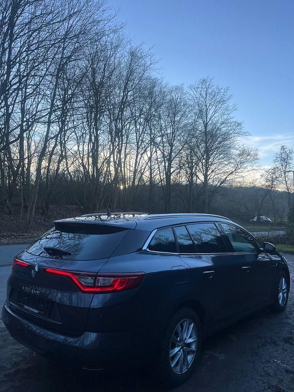 Gebraucht Renault Mégane IV Experience 132 PS (97 kW) 2017 Grau Limousine