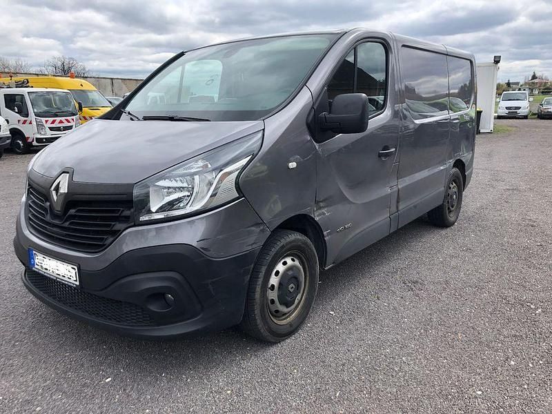 Gebraucht Renault Trafic Komfort 140 PS (102 kW) 2014 Grau Van / Kleinbus