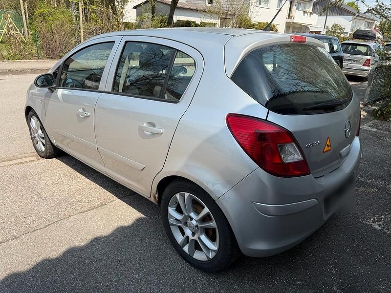 Second-hand Opel Corsa 80 CP (58 kW) 2007 Argintiu Hatchback