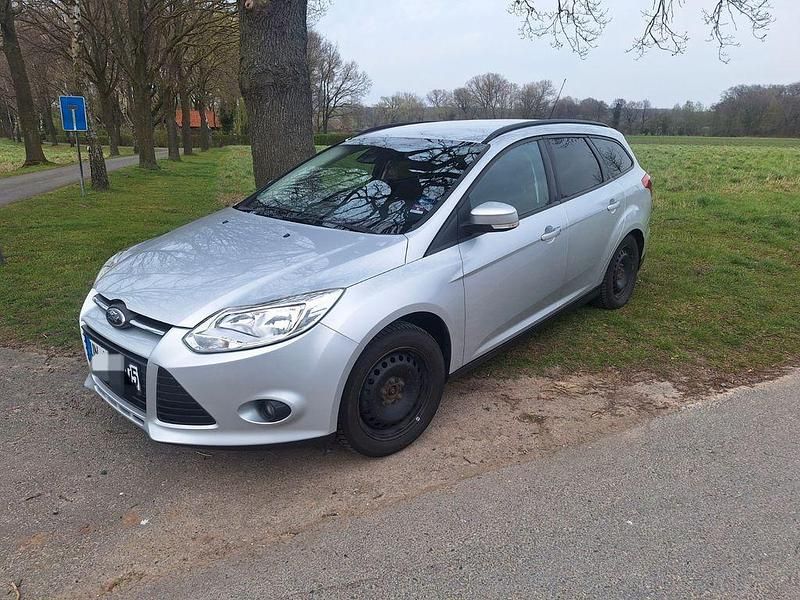Gebraucht Ford Focus SYNC Edition 116 PS (85 kW) 2013 Silber Limousine