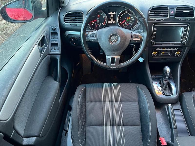 Gebraucht VW Golf VII Match 122 PS (89 kW) 2012 Rot Limousine