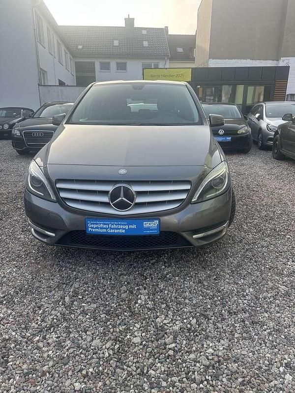 Gebraucht Mercedes B180 122 PS (89 kW) 2012 Mountaingrau  met. Van / Kleinbus