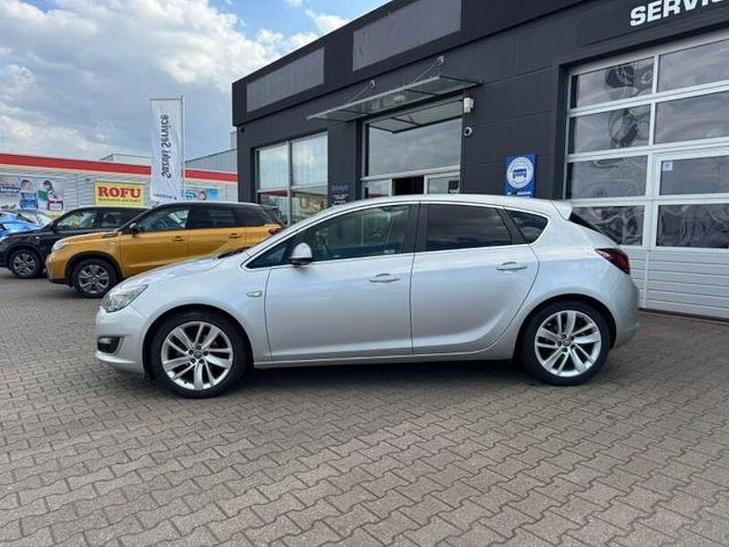 Gebraucht Opel Astra Sport 140 PS (102 kW) 2013 Silber Limousine