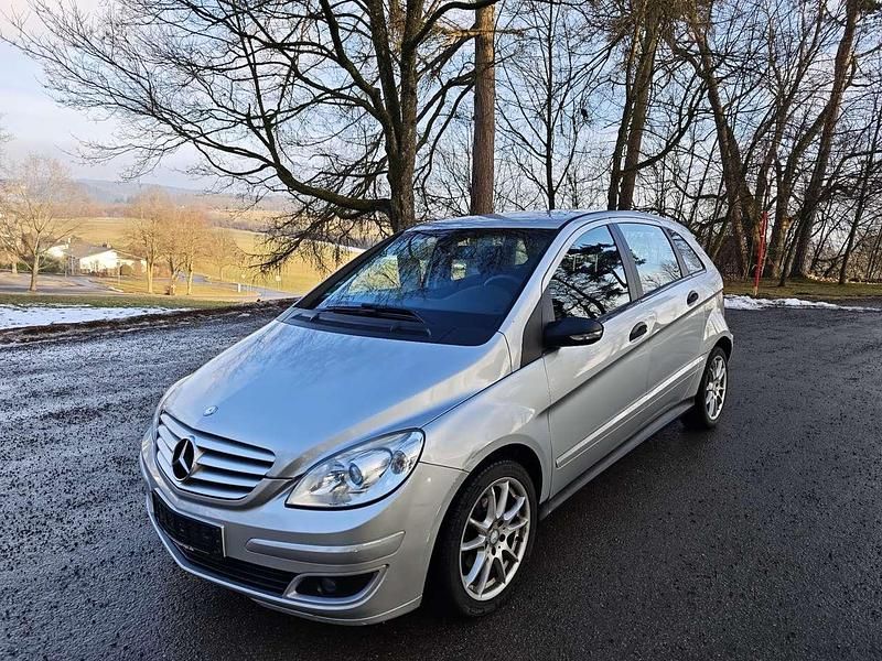 Silber Gebraucht 2007 Mercedes B180 Van / Kleinbus | 2.899 € (Superpreis) - Bild 1/4