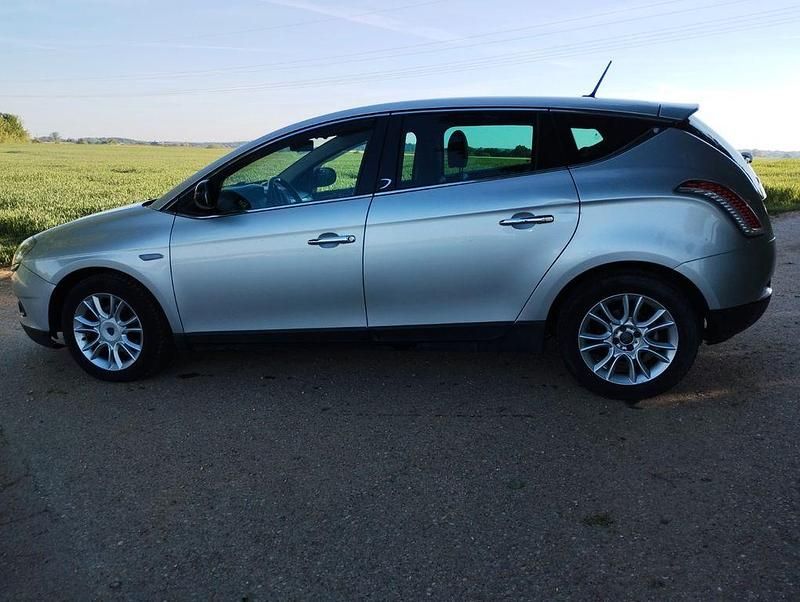 Gebraucht Lancia Delta 120 PS (88 kW) 2009 Kleinwagen