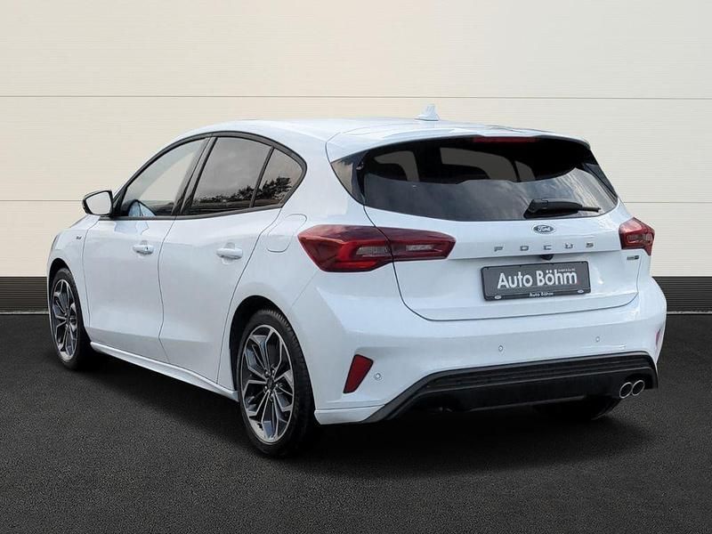 Gebraucht Ford Focus ST-Line X 155 PS (114 kW) 2023 Weiß Limousine