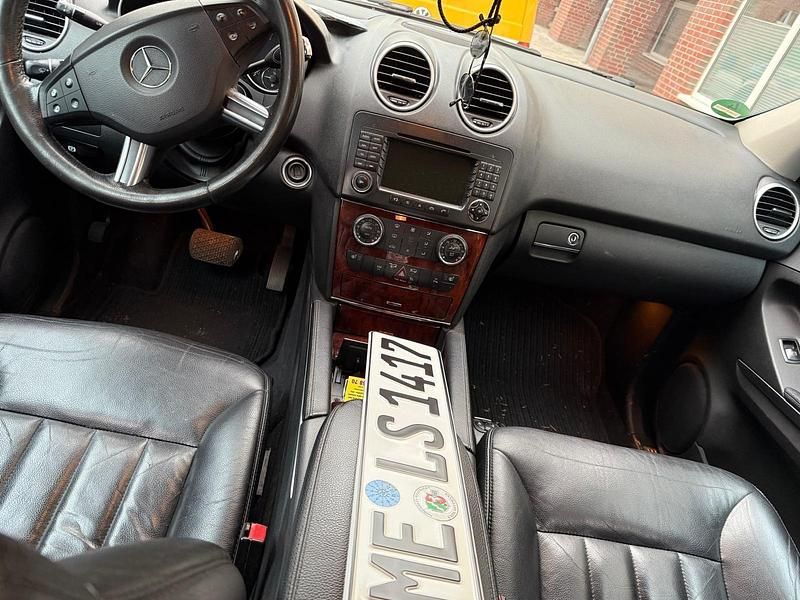 Gebraucht Mercedes ML320 224 PS (164 kW) 2007 Schwarz SUV