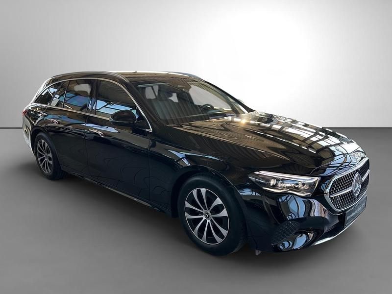 Gebraucht Mercedes E220 Avantgarde 197 PS (144 kW) 2025 Schwarz Limousine