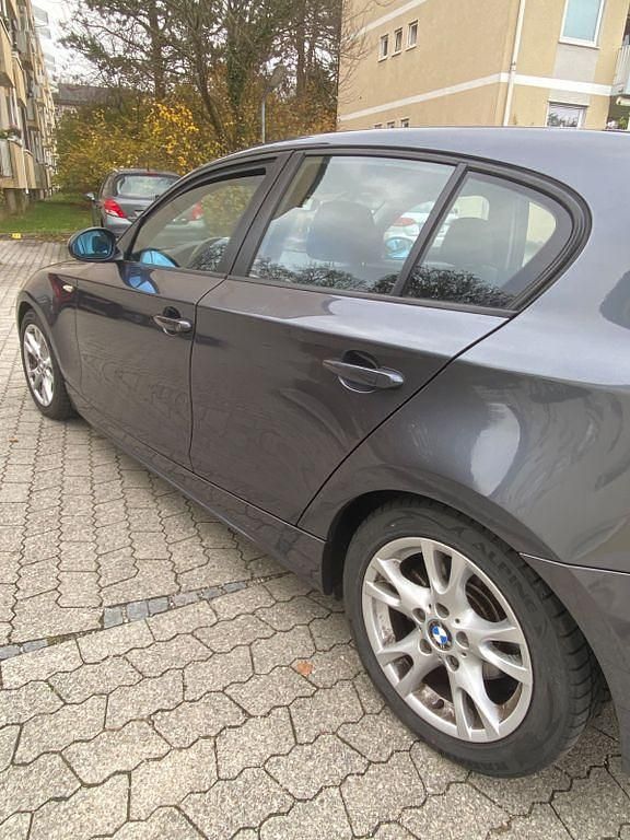 Grau Gebraucht 2006 BMW 116 Kleinwagen | 1.500 € (Superpreis) - Bild 1/4