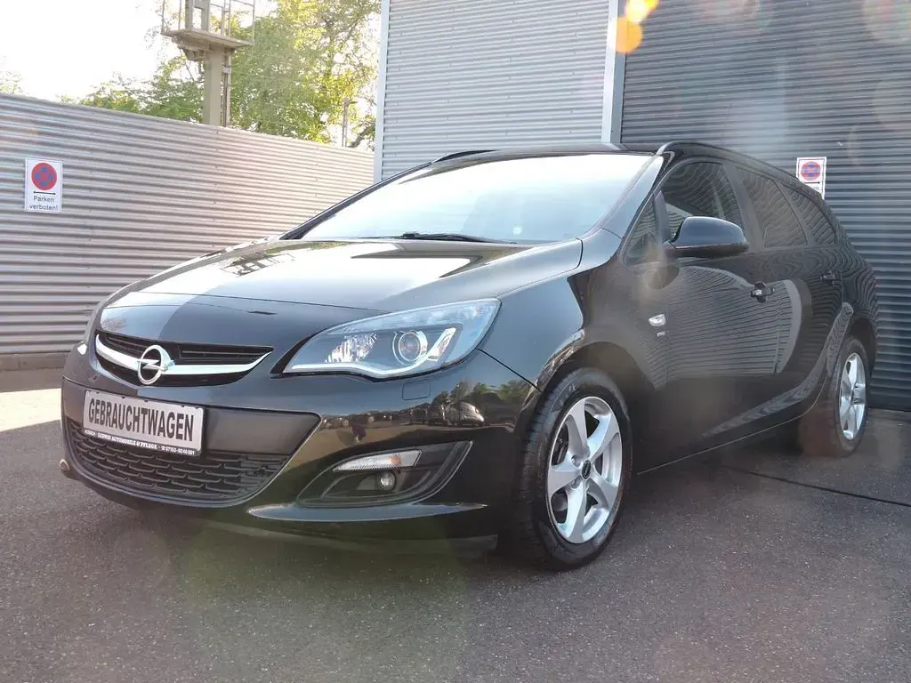 Gebraucht Opel Astra Energy 140 PS (102 kW) 2014 Kombi