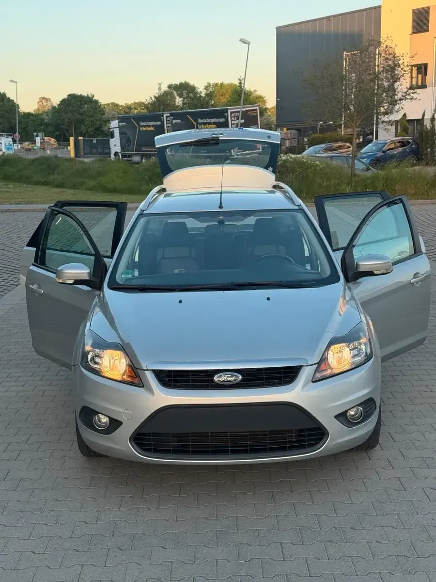 Gebraucht Ford Focus 125 PS (91 kW) 2011 Silber Kombi