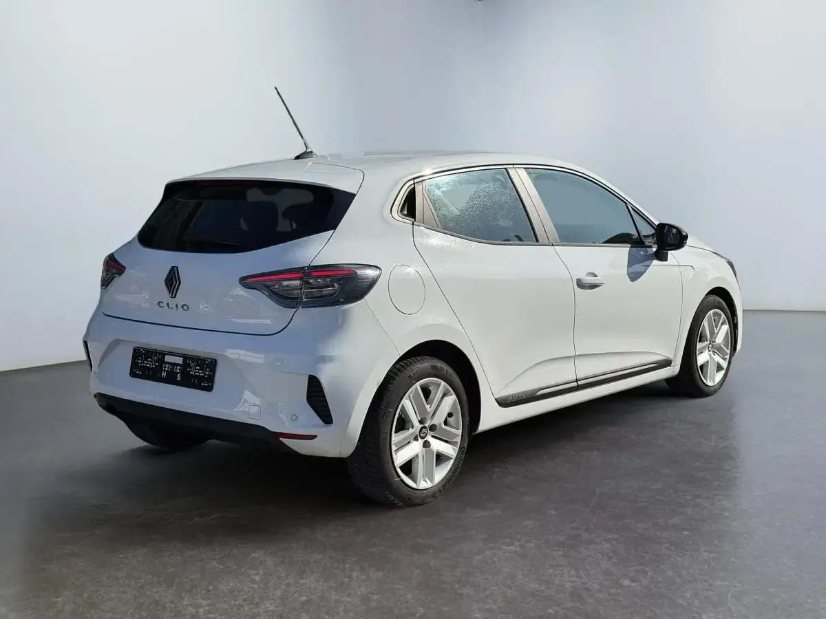 Gebraucht Renault Clio V Evolution 91 PS (66 kW) 2024 Weiss metallic Kleinwagen