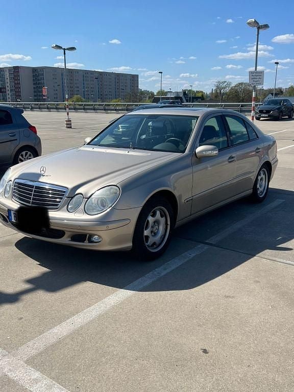 Second-hand Mercedes E320 Classic 204 CP (150 kW) 2004 Berlinǎ