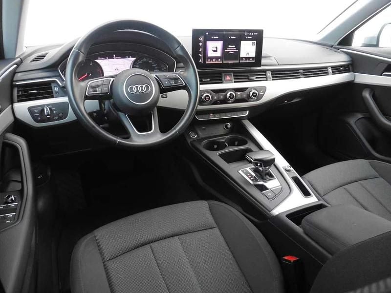 Gebraucht Audi A4 163 PS (119 kW) 2021 Silber Kombi