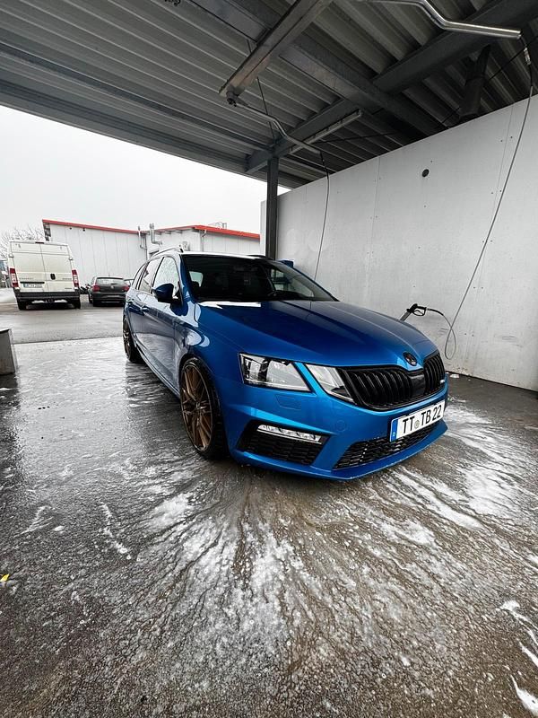 Gebraucht Skoda Octavia vRS 230 PS (169 kW) 2017 Blau Kombi