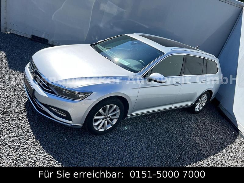 Silber Gebraucht 2023 VW Passat Kombi | 32.700 € (Teuer) - Bild 1/3
