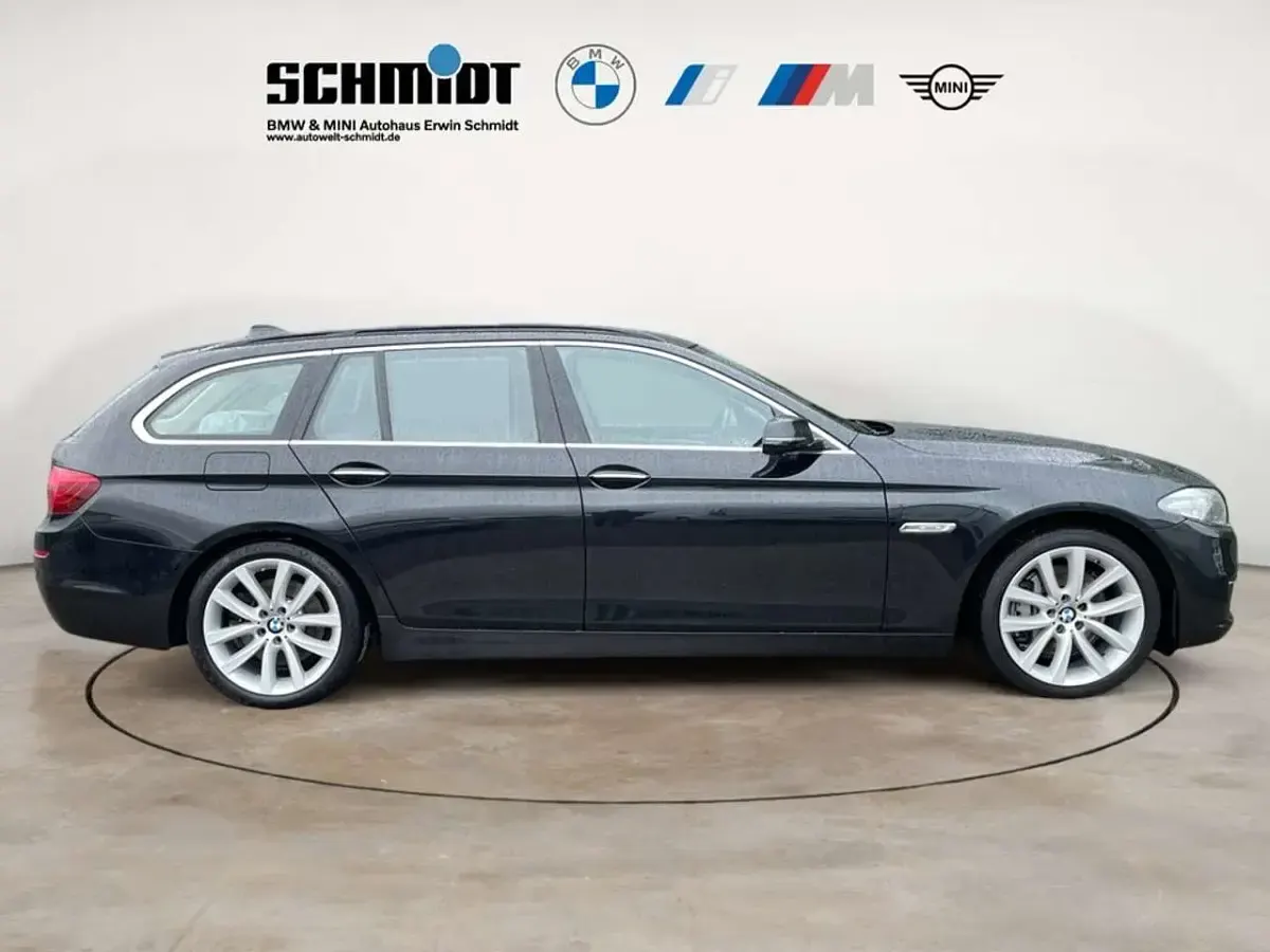 Gebraucht BMW 530 Luxury Line 258 PS (189 kW) 2016 Saphirschwarz metallic Kombi