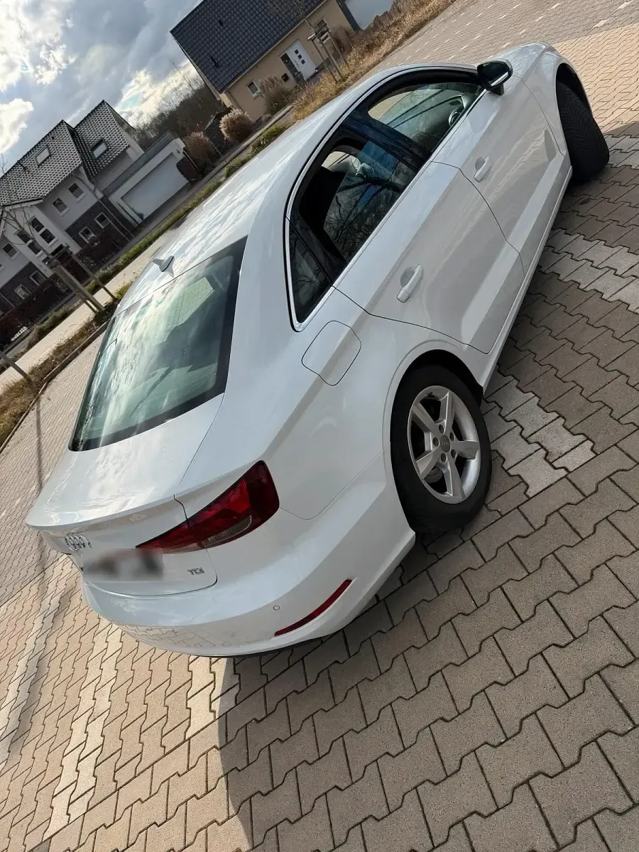 Używany Audi A3 110 KM (80 kW) 2014 Biały Sedan/Limuzyna