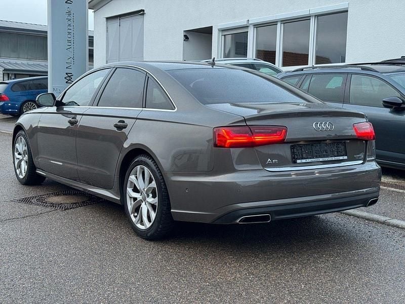 Gebraucht Audi A6 Comfort 218 PS (160 kW) 2015 Grau Limousine