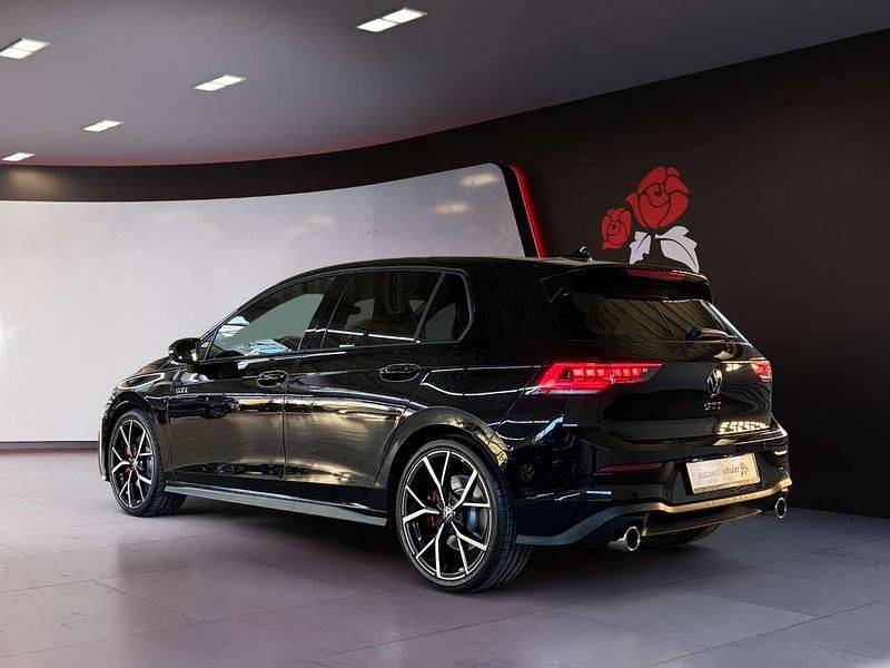 Neu VW Golf VIII GTI 265 PS (194 kW) 2026 Grenadillschwarz metallic Limousine