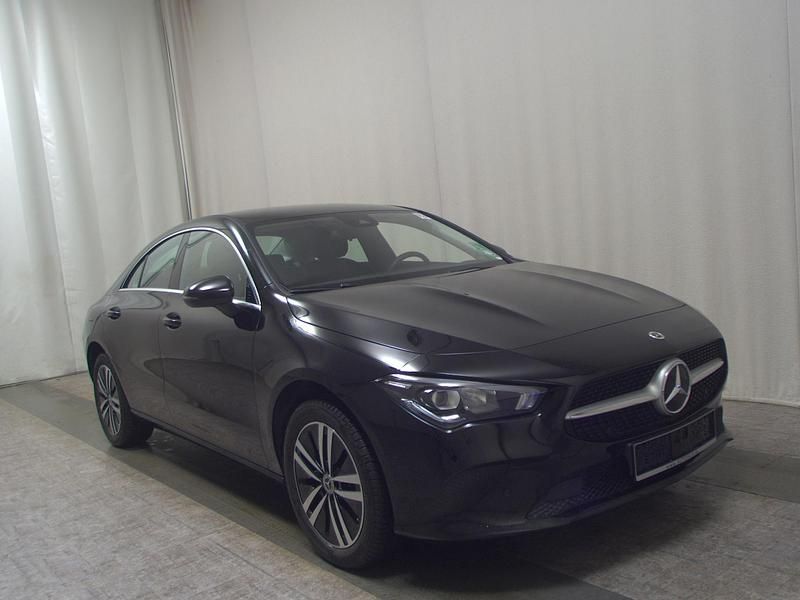 Gebraucht Mercedes CLA250e 218 PS (160 kW) 2022 Schwarz Limousine